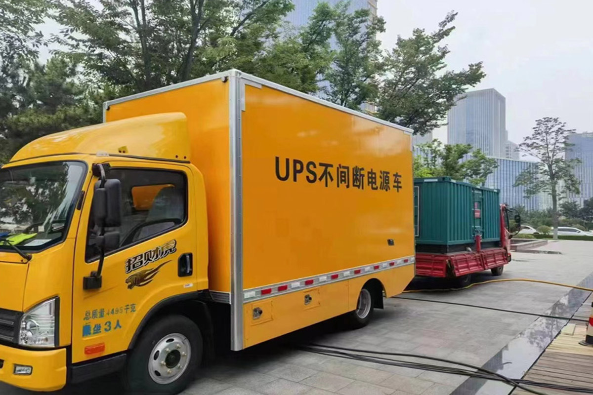 曲松发电机租赁施工现场
